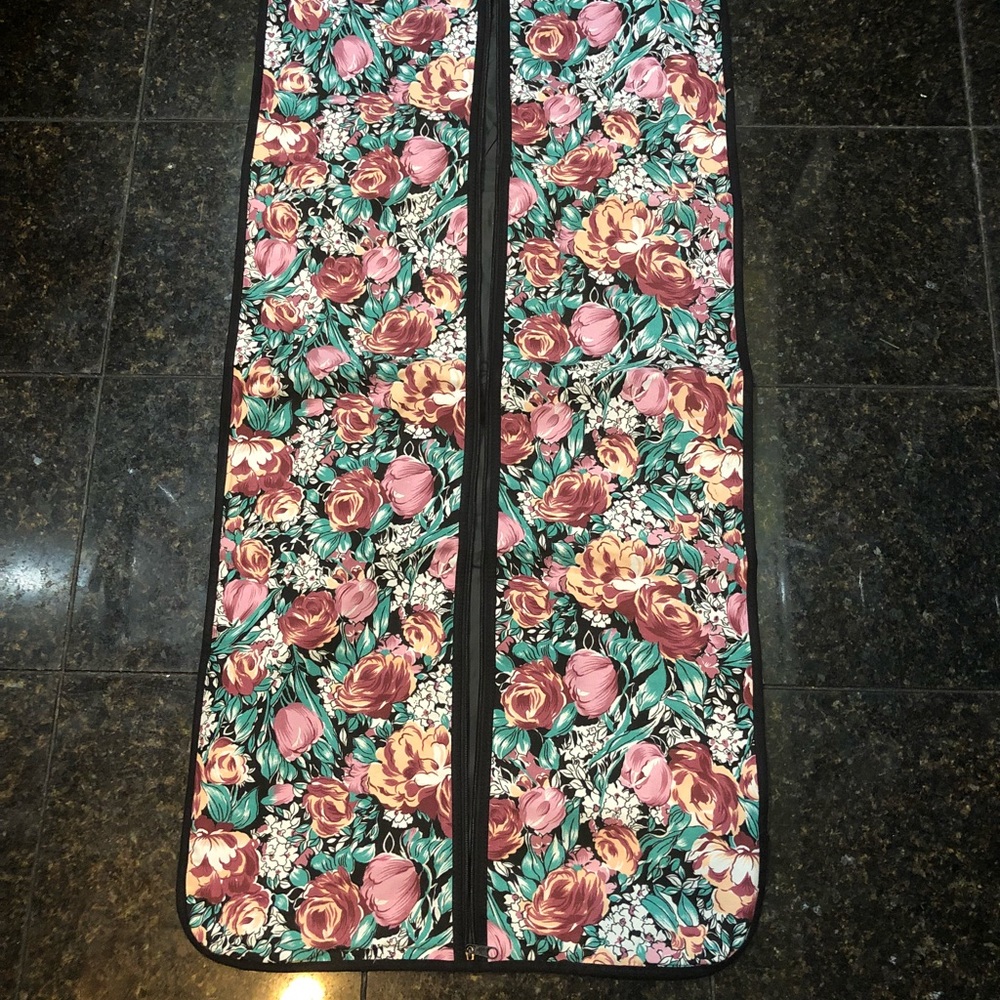 COPY - No brand garment zipper up 46/22 floral bag